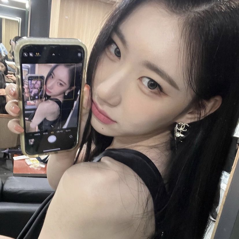 lqchaery's tweet photo. HER BRAIN https://t.co/GLyglHo7xz