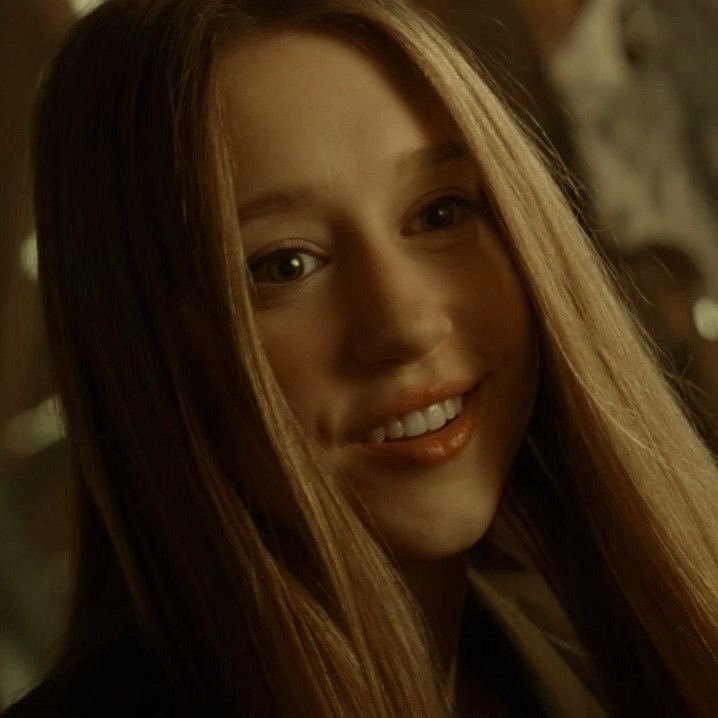 alicentsnrya's tweet photo. Happy international lesbian day to them #zadison #zoebenson #madisonmontgomery #ahscoven #ahs https://t.co/EKPVS0tHH6