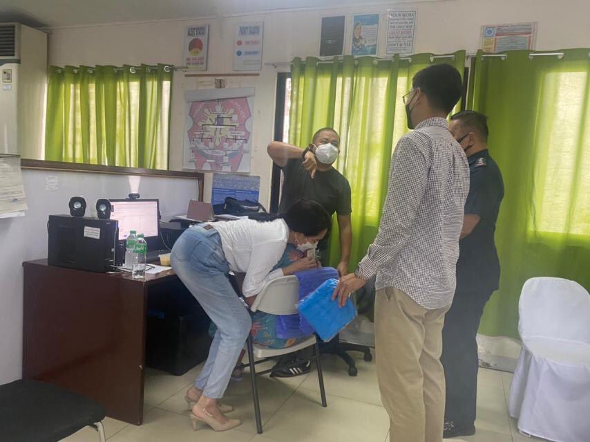 Fierce Duterte critic & ex-senator Leila De Lima speaks to Sen. Risa Hontiveros, hours after a hostage-taking attempt on De Lima by inmates who tried to escape from Camp Crame in Quezon City, Philippines. The incident renewed calls for De Lima’s release from jail @straits_times