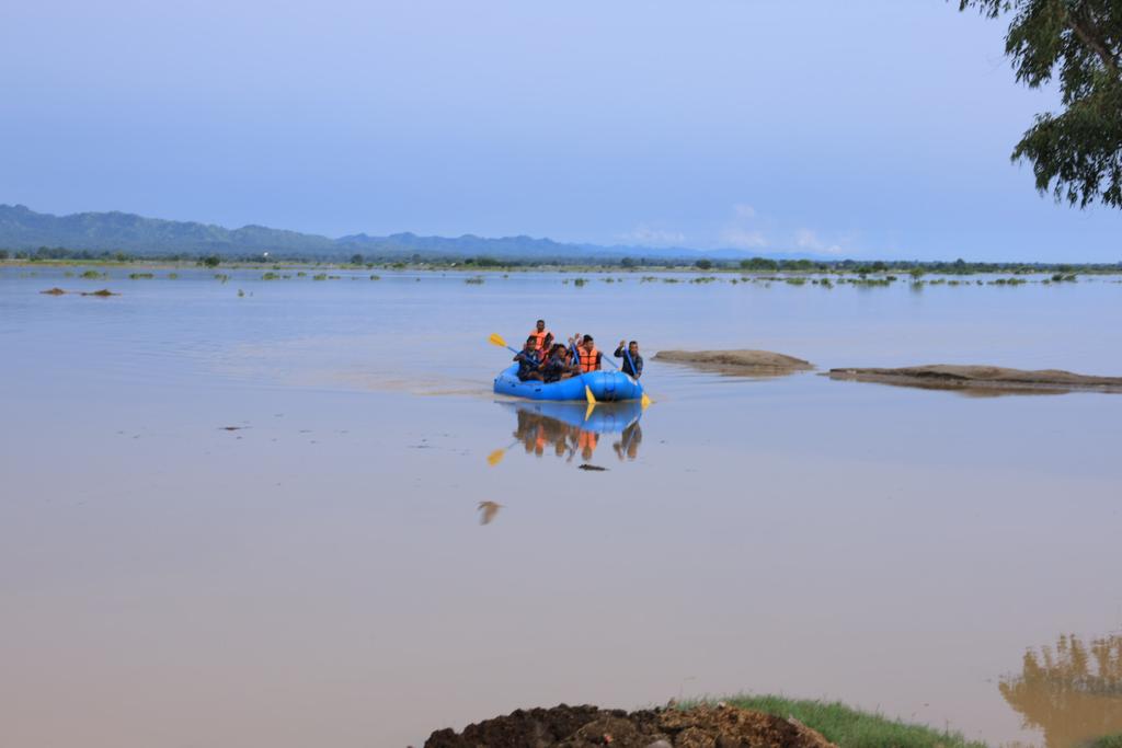 WFP_Nepal's tweet photo. It has been a tough week in #Banke in Western #Nepal, with floods leaving scores of people in need of urgent help.
@WFP and @NepalRedCross Banke colleagues have completed their assessment and preparing for immediate assistance to families who need it the most. #floodisnotover https://t.co/3akNYfMqY3