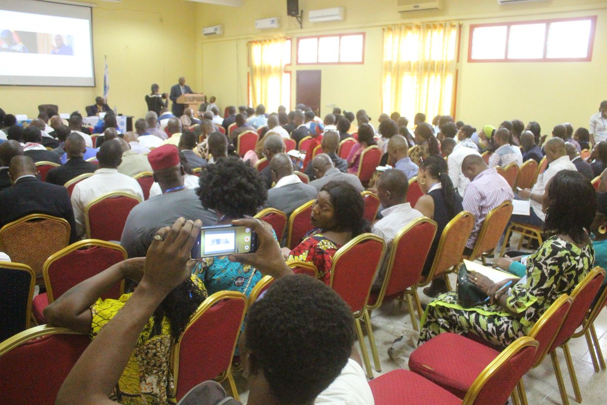 bienvenuasito's tweet photo. RDT
ACADÉMIE DE L'IMMORTEL ÉTIENNE TSHISEKEDI 
Le Recteur Laurent NGOLO a ouvert le séminaire qui a connu la participation massive des tshisekedistes. 
Les intervenants :
Prof. KAMBAYI B
Me J.  SHABANI 
Mme Olga KAVIRA 
Prof. KANDANDA
Expert Electoral. https://t.co/iBcf3wZUE3
