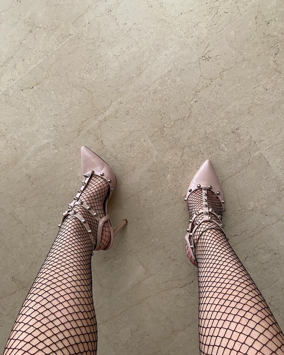 HappyFeetFans's tweet photo. Work #heels #heelsaddict #feet #feetmodels #feetfetishgang #onlyfansgirl #onlyfans #instagood #instagram https://t.co/RnesmTSgFe