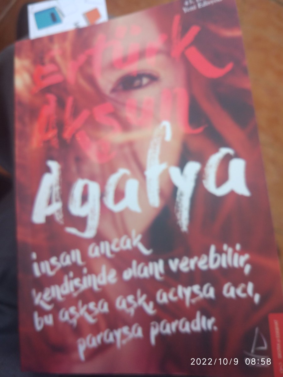 Tiwitbaba's tweet photo. Zamanla, zamandaki yolculuğu unutuyor insan. Sonra anı yüklü bir kamyon gelip devriliveriyor yola.
Bize de kazadan kurtulan anılar kalıyor sadece...
#Agafya
Günaydın☕🌼🍀
İyi #pazarlar
İlk kitabı başladık, okumaya https://t.co/0rz8NwU9Ap