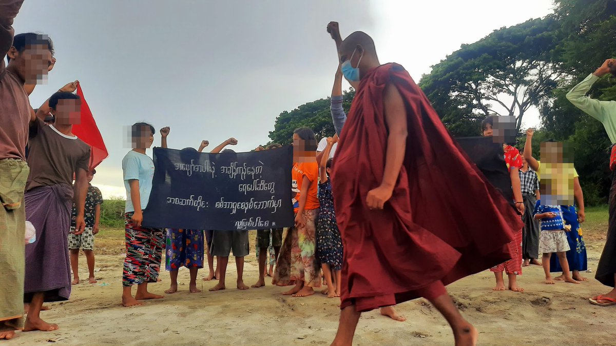အကြမ်းဖက်စစ်ကောင်စီပြုတ်ကျရေးအတွက် နေ့စဥ်ဆန္ဒဖော်ထုတ်နေသည်မှာ ရက်ပေါင်း ( ၅၄၀ )  ရှိခဲ့ပြီဖြစ်သော အသံမတိတ်တဲ့ ပြည်/ခွန်သပိတ်...

#LegalizationOfNUG
#WarCrimesOfJunta #NightStrike
#2022oct9Coup 
#WhatsHappeningInMyanmar
#pyigyitagonstrik 

#အရေးတော်ပုံအောင်ရမည် 

#အဂ္ဂဝံသ