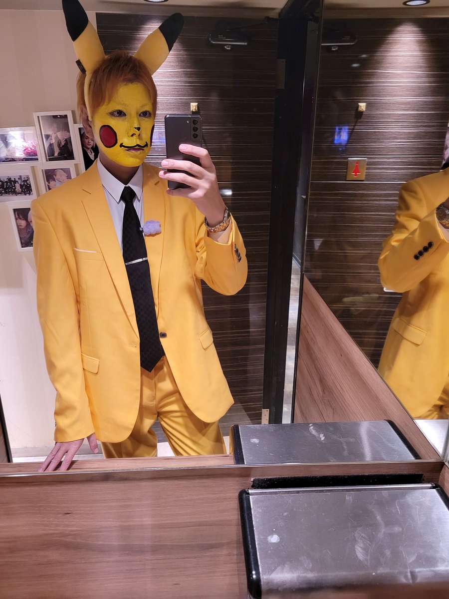 あれから１年かぁ。。
今年はポケモンカードが流行ったのでピカチュウ☺️

#スタイリッシュピカチュウ　#ピカチュウ　#メタモン