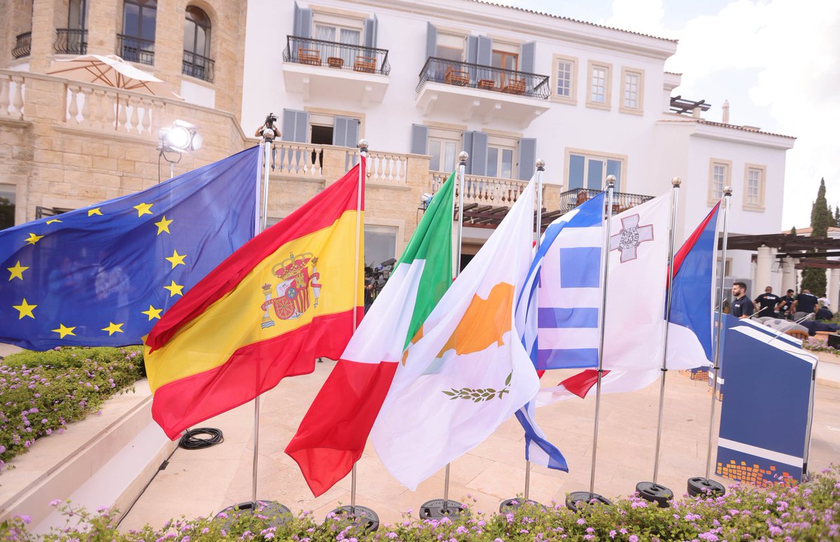 Με την έκδοση Κοινής Δήλωσης από μέρους των Υπουργών αρμόδιων για θέματα μετανάστευσης και ασύλου των μεσογειακών κρατών μελών πρώτης γραμμής ολοκληρώθηκαν, χθες, οι εργασίες της Υπουργικής Συνόδου MED5, στην Πάφο.
Περισσότερα 📝👉 bit.ly/3rEORrE