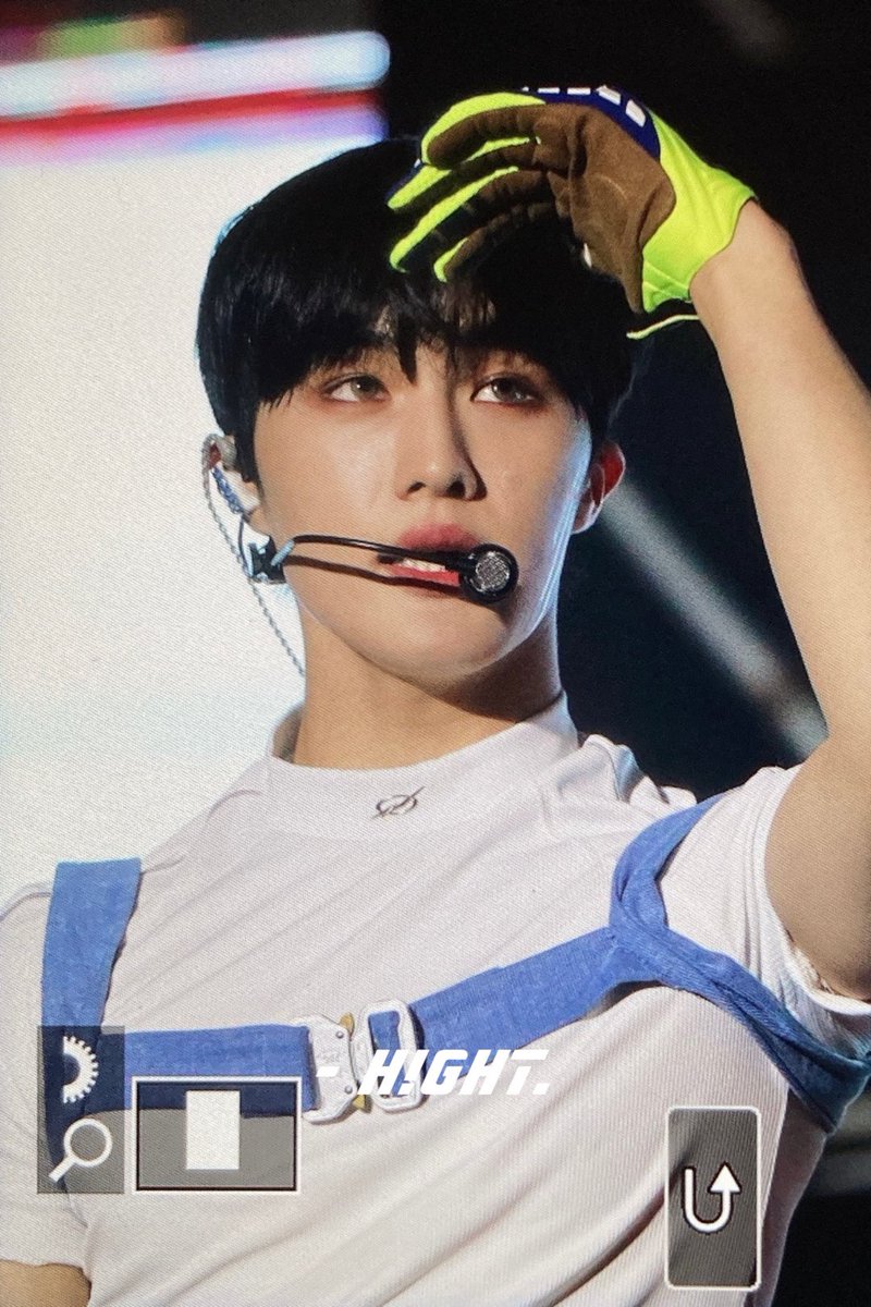 hight_hs's tweet photo. 221009 안동 케이팝 콘서트 
#CIX #현석 #HYUNSUK https://t.co/FztSGSvkd4