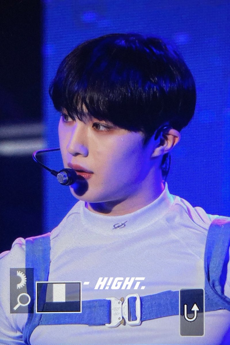 hight_hs's tweet photo. 221009 안동 케이팝 콘서트 
#CIX #현석 #HYUNSUK https://t.co/FztSGSvkd4