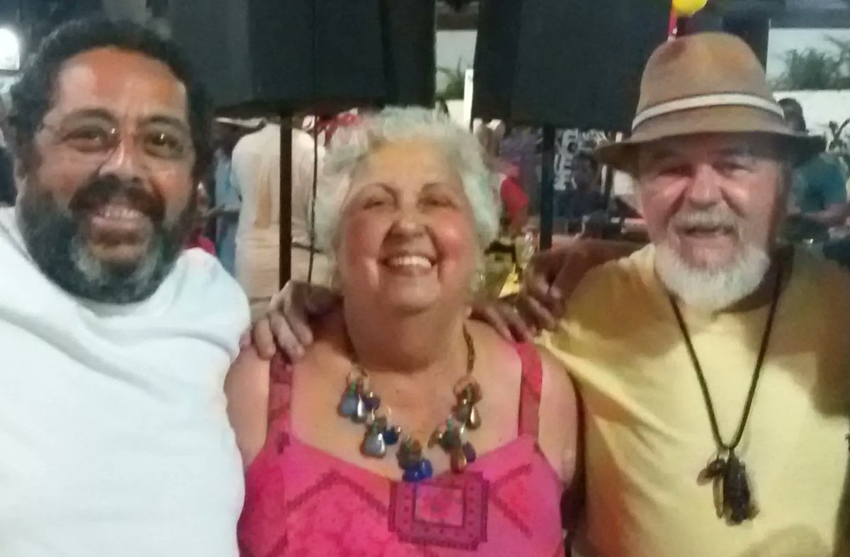 paulocfigueired's tweet photo. Salve Hilda Bastos, e Ivan Mendes!!🙌🏾❤️
Viva o Candongueiro!!👏🏾👏🏾👏🏾✊🏾✊🏾
@Candongueiro_BR
@monicafig
#candongueiro
#vivaosamba
#salveosamba https://t.co/kENZoEXOXe