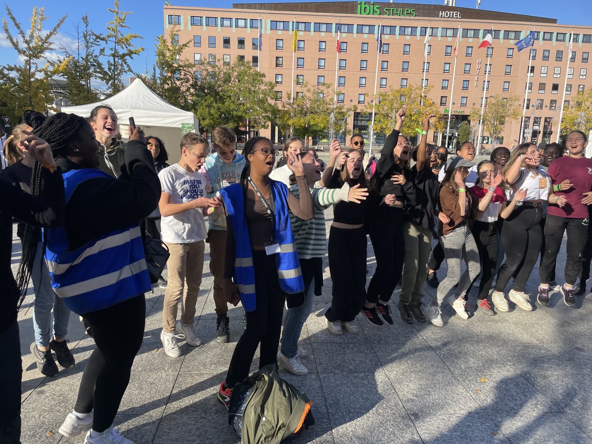 Diocèse Évry tweet media