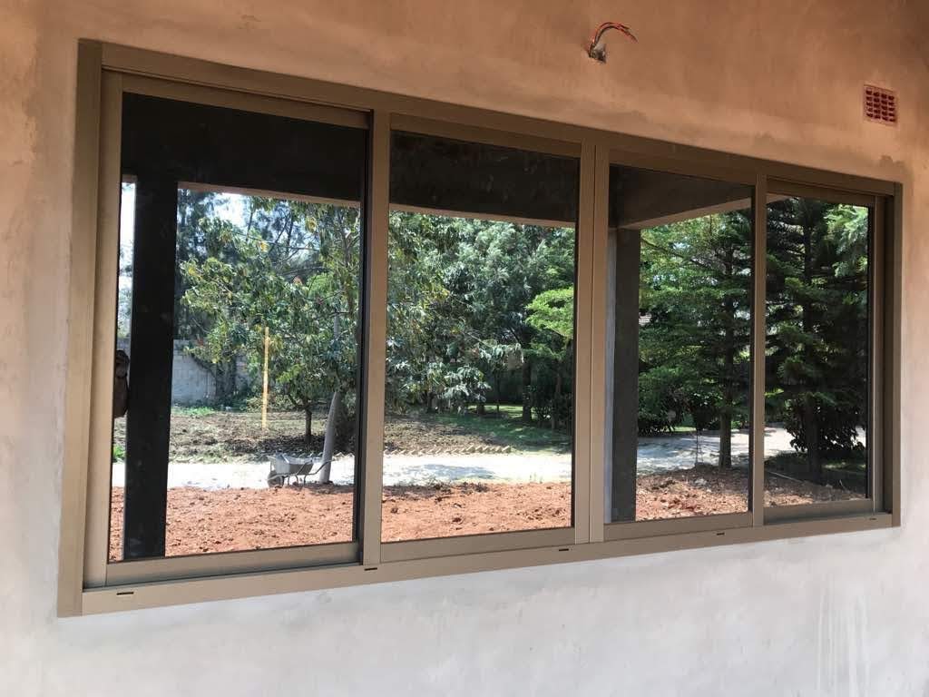 KingsClassicInt's tweet image. In addition to the space savings, sliding doors can easily convert a room with an open feel into a private setting. The sliding door tucks away nicely when in the open position.
We design, fabricate and install quality aluminium slide doors.