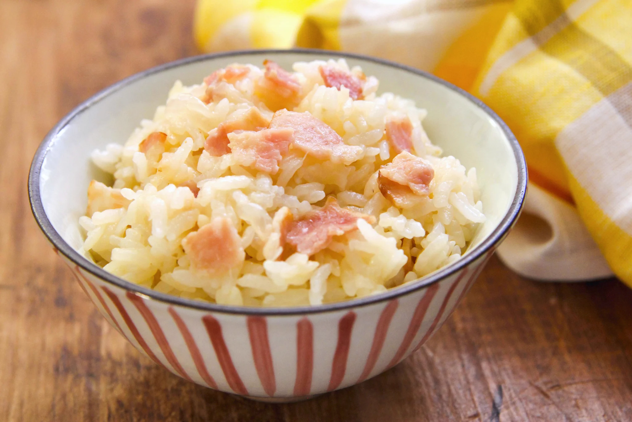 ぱくぱく食べられちゃいそうなくらい美味しそう！玉ねぎなどを使った「炊き込みご飯」レシピ！