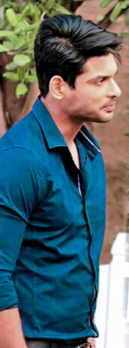 sidxaesthetic's tweet photo. His side profile is so on spot 😍
.
.
#SidharthShukla//@sidharth_shukla https://t.co/9dZd4TwgrR