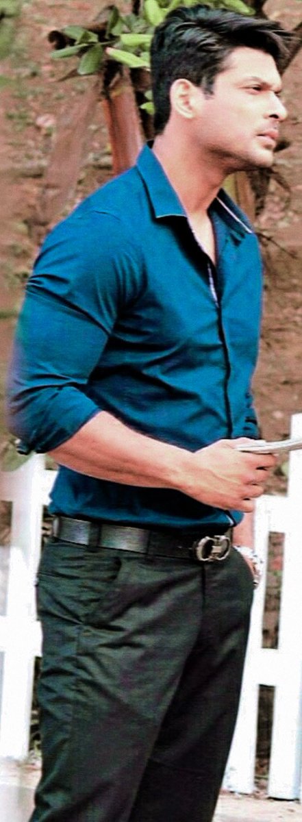 His side profile is so on spot 😍
.
.
#SidharthShukla//<a href="/sidharth_shukla/">Sidharth Shukla</a>