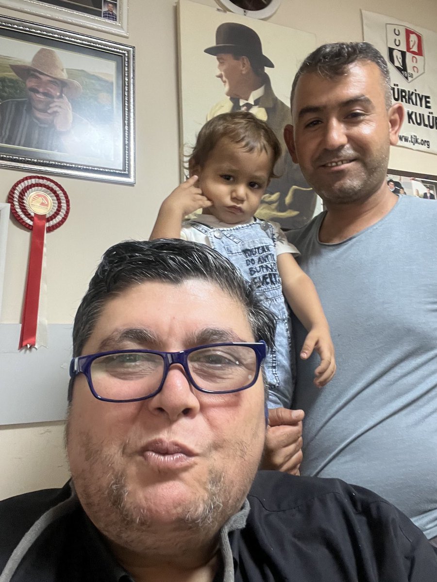 Camiamızın sevilen sayılan siması Menejer ve antrenör ERDAL SİNCAN Aslan parçası oğlu NEBİ ile kısa bir sohbet ❤️❤️🧿