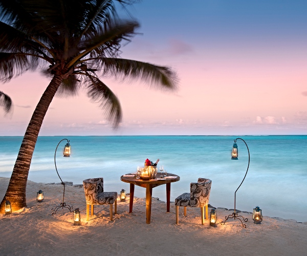 luxurytravel's tweet photo. Where to Stay in Zanzibar: Best Towns and Hotels | A Luxury Travel Blog https://t.co/UirATdpEQt #luxurytravel https://t.co/WGsg1gw0cp
