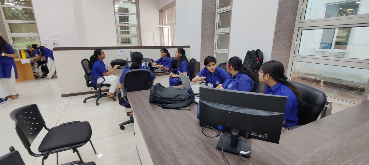 Reskilll's tweet photo. The Vice-Chancellor Innovation Challenge 2.0 Mentor checkpoint 2.  💯🙌
Day 2 Hackathon by @Banasthali_Vid | @Aic_banasthali and @Reskilll supported by @Microsoft Azure. 

#Azure #MicrosoftAzure #VCinnovationchallenge #hackathon #aicbanasthali #banasthalividyapeeth #Day2 https://t.co/SJblcb5pbO