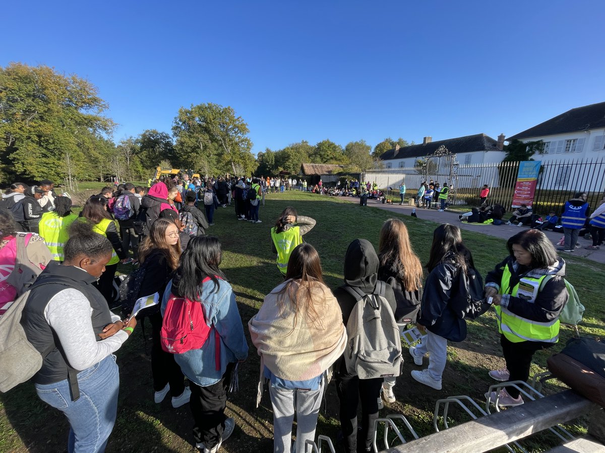 Diocèse Évry tweet media