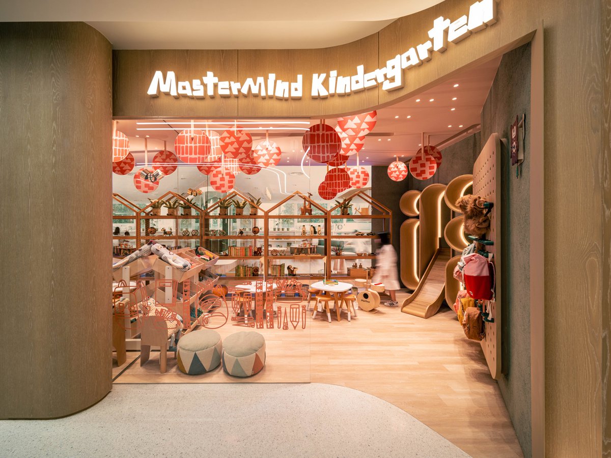 123Oneplus's tweet image. #NOVOLAND 15
There is also a #kindergarten in #mall. We designed a huge screen for playing videos with sound to create the delight ambience. Some children worked with us to film the clip of them learning and playing. it creates a realistic scene and matches the #Nordic lifestyle.