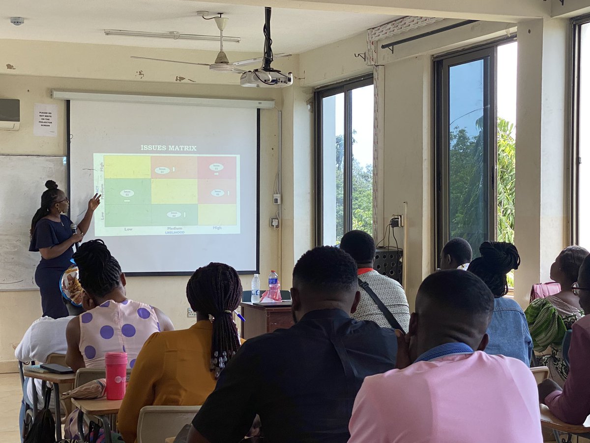 ghanabakwamena's tweet photo. It’s important to have an issues register/log and issues matrix.
These will enable you assess the level of impact, trends, status of action etc. - @KumShirley, Corporate Communications Manager @VivoEnergyGhana
#FOPAMGIJ #Comms #PublicRelations https://t.co/jq4oNVO7Jr