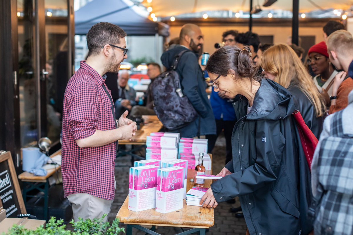 ArchiFringe's tweet image. Our wonderful panel;

Rūta Turčinavičiūtė / Co-producer of the Architecture Fringe
Sigi Whittle / Civic Soup
Adele Patrick / Raising the Roof &amp;amp; Nicola McLachlan / Voices of Experience

Hosted by
Evie Spiridon and Andy Summers @ArchiFringe