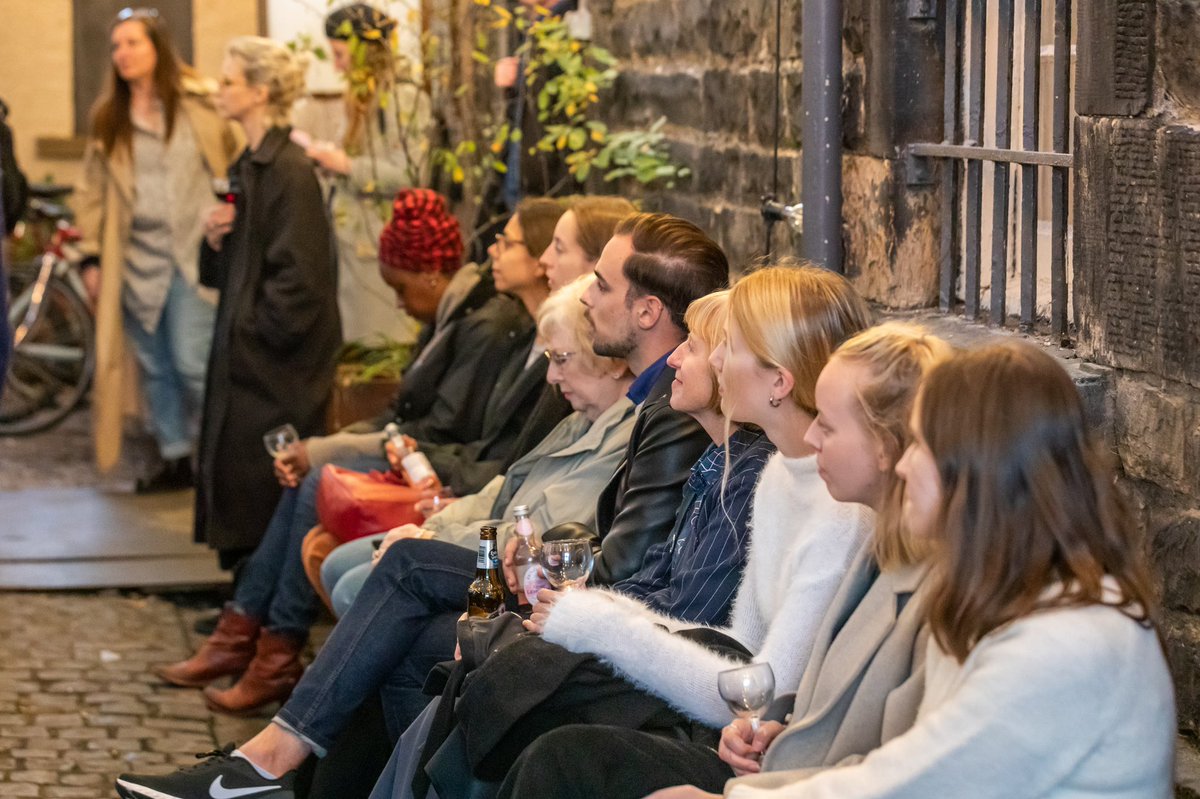 ArchiFringe's tweet image. Our wonderful panel;

Rūta Turčinavičiūtė / Co-producer of the Architecture Fringe
Sigi Whittle / Civic Soup
Adele Patrick / Raising the Roof &amp;amp; Nicola McLachlan / Voices of Experience

Hosted by
Evie Spiridon and Andy Summers @ArchiFringe