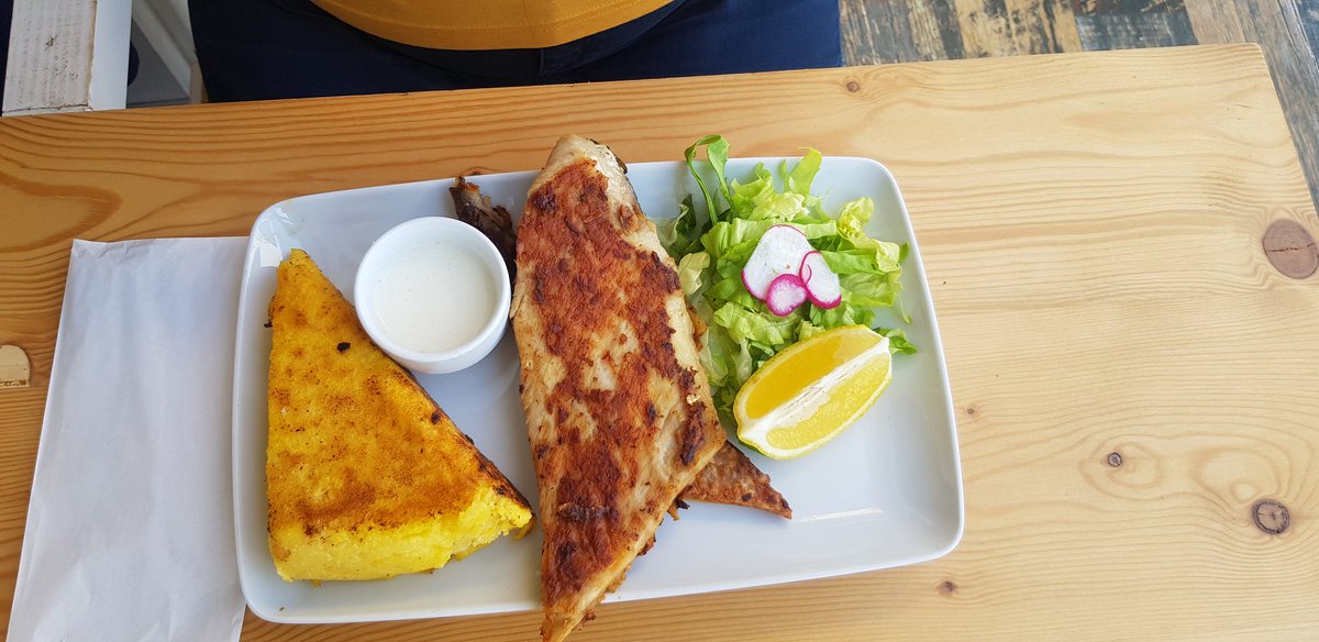 EnglishNRomania's tweet photo. If you ever getto Eforie Sud I reccomend this place.
La Petre Pescarul, even if you dont likefish the other options are great.
#visitRomania #DiscoverRomania #Romania #românia #BlackSea #Eforie https://t.co/EgSnYJu3XQ