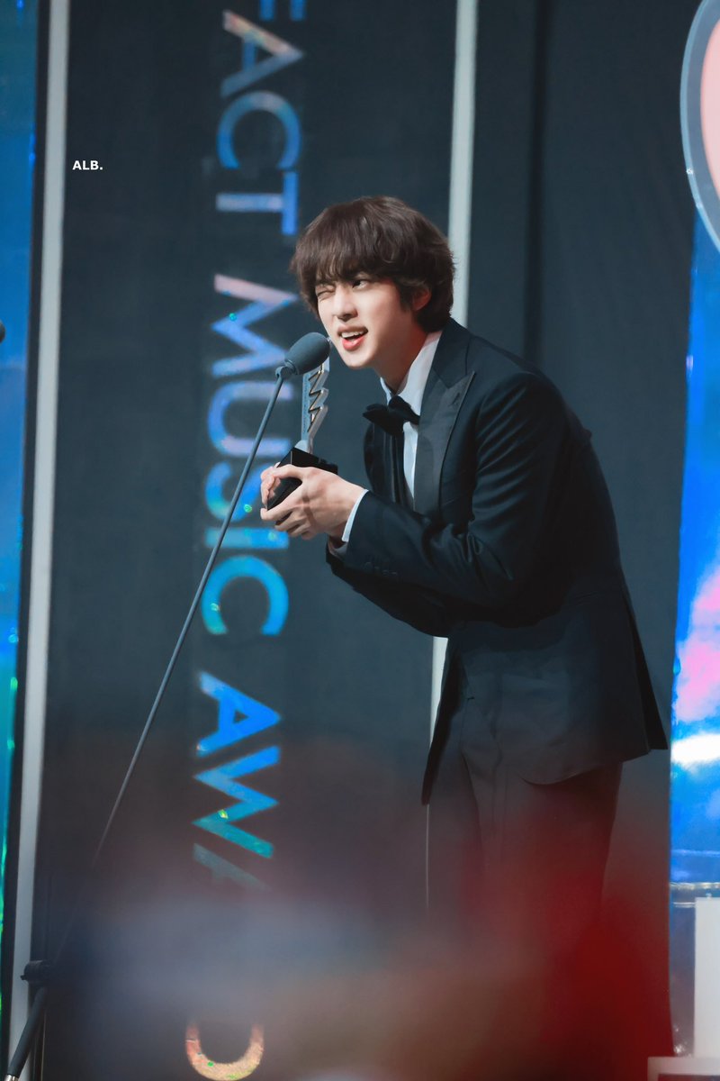 ALittleBraver92's tweet photo. ㅋㅋㅋㅋ #석진 #진 #BTSJIN #JIN https://t.co/0F0lvh2hon