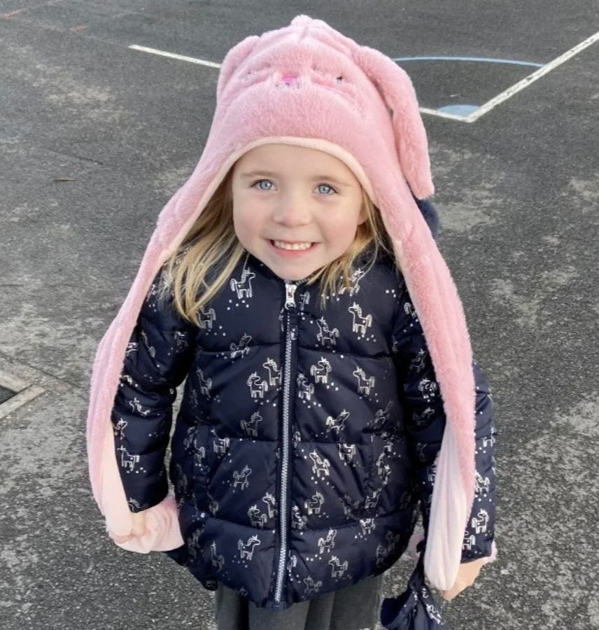 👧 Harriet Corr, 7 ans, atteinte de mucoviscidose et dont les poumons ne fonctionnaient qu'à 67 %, vient de retrouver une vie normale grâce au médicament Kaftrio. Sa capacité pulmonaire est maintenant de 120 % ! 👏 (The Independent)