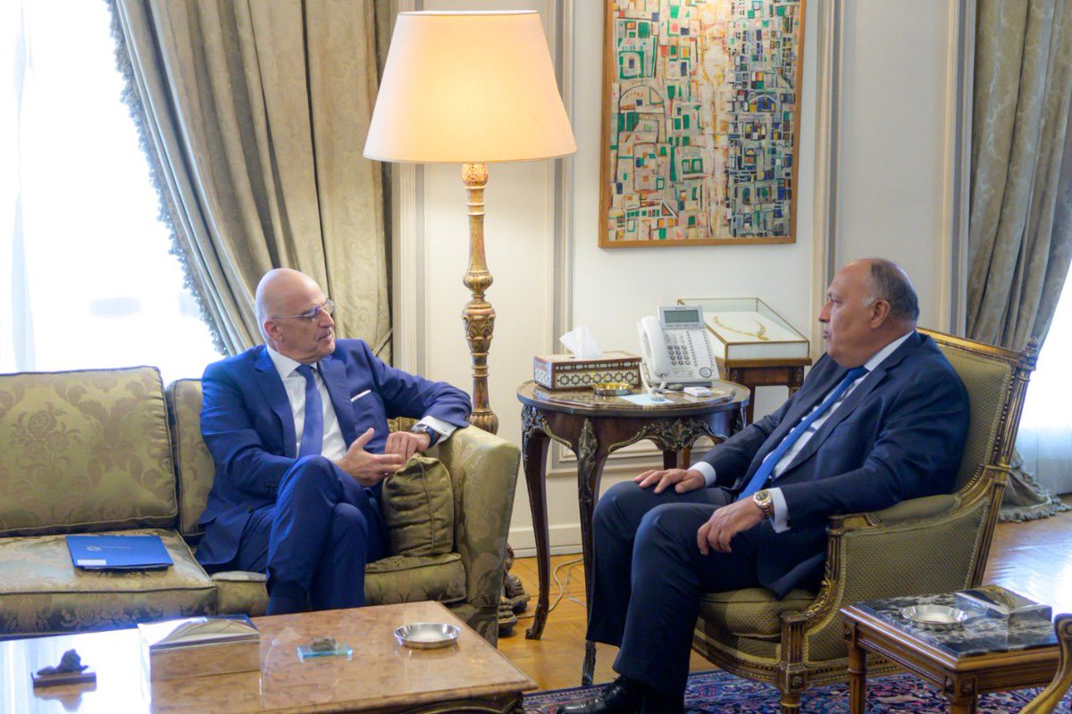 Cairo | FM <a href="/NikosDendias/">Nikos Dendias</a> was welcomed tdy by #Egypt counterpart #Sameh_Shoukry. Talks focused on 🇬🇷-🇪🇬 long-standing strategic relations, #EasternMediterranean, #Libya