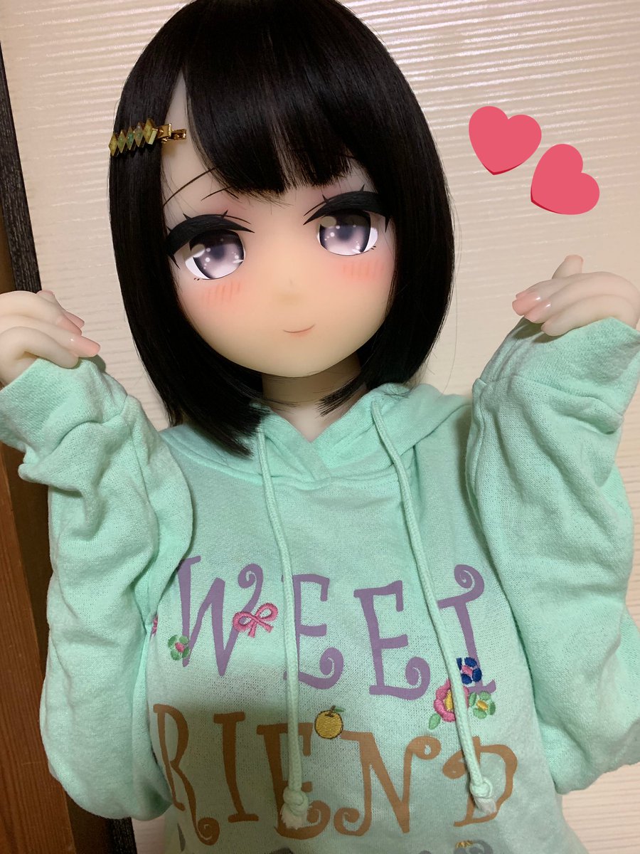 肌寒くなってきたからおねえちゃんにもらったパーカー着ようね〜( ' ∪ ` *) 