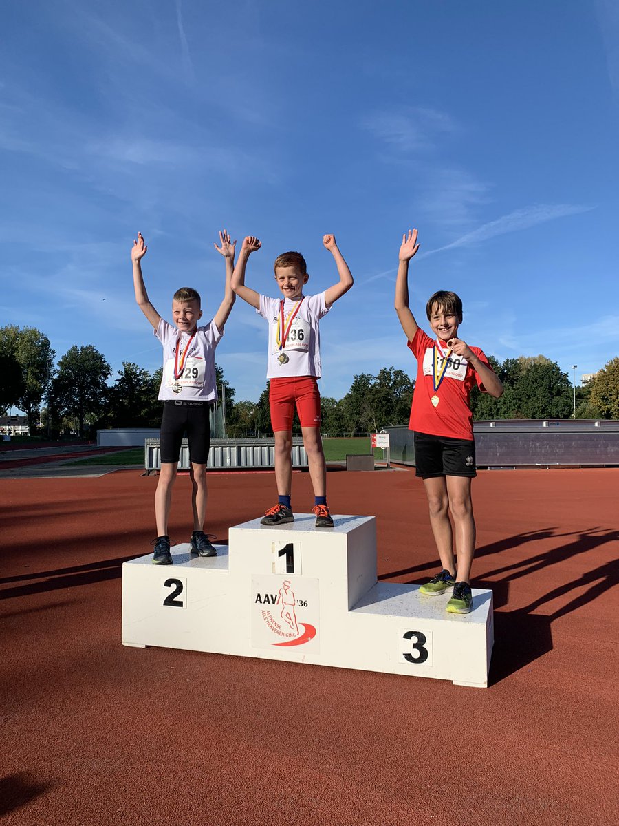 Edwin_Staal's tweet photo. Genoten van levy bij de #Zegerplasloop 1e plaats op de 1000m ππ»ββοΈπ https://t.co/uAy80YFKZc
