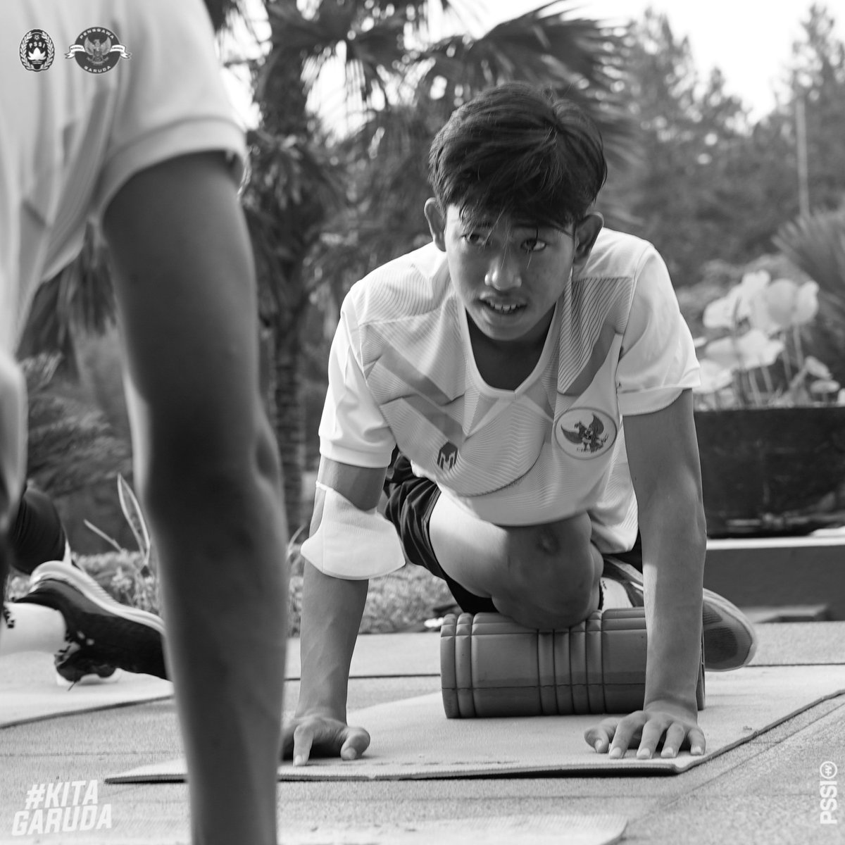 PSSI's tweet photo. Bersiap menghadapi laga malam ini! ๐ฆ
#KitaGaruda https://t.co/xJiyI4UeIB