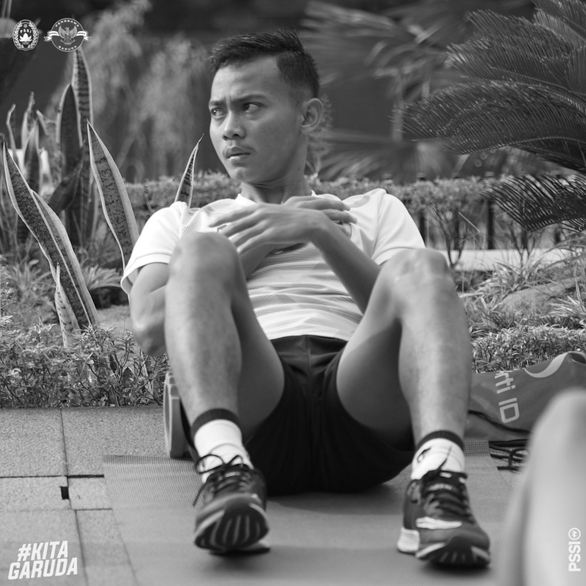 PSSI's tweet photo. Bersiap menghadapi laga malam ini! ๐ฆ
#KitaGaruda https://t.co/xJiyI4UeIB