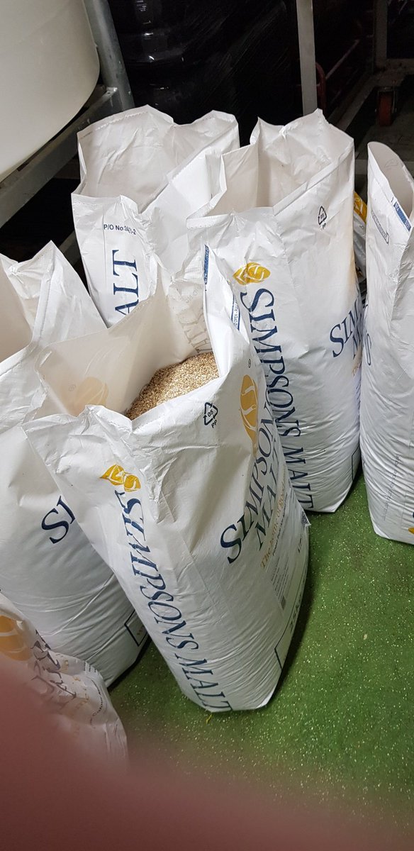 LesOGrady's tweet photo. Busy few weeks ahead @neptunebrewery 
Sunday brewing esential.
#brewerylife #exitingtimes https://t.co/ZCgE3e58uN