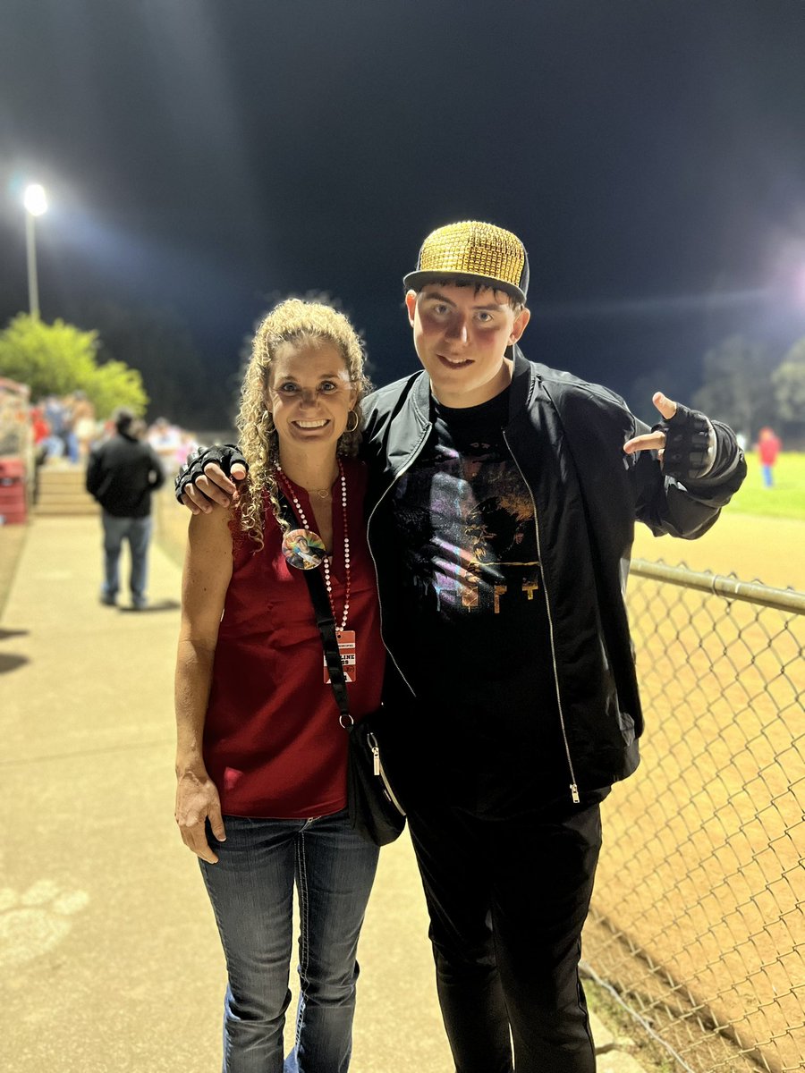Proud to escort this Royal Court Candidate as his Most Inspirational Educator at tonight’s Homecoming 🏈 game. 

Go Calvin!