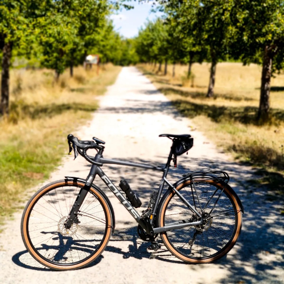 The EQP version of our ATLAS can do both: it is the perfect partner for commuting and at the same time also suitable for weekend bike tours.
.
📸 @radkreuzi
.
#focusatlas #bike #gravel #focusbikes #madetolose #ridebeyond #getlost #graveladventure #travel #freedom #ridetogether