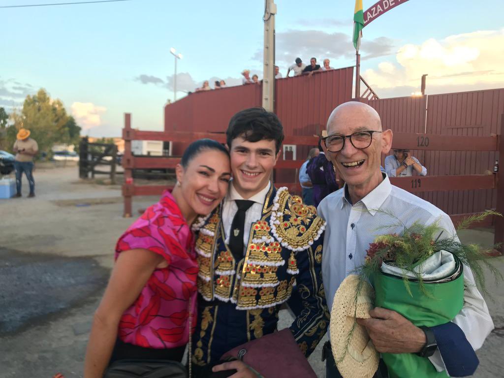AmodisDenis's tweet photo. Tristàn Barroso, Triunfador del Certamen de las Novilladas del Sureste de la Communidad de Madrid!! Enhorabuena!!👏👏👏💖💪💐🙏 https://t.co/CXu0tSg6Ot