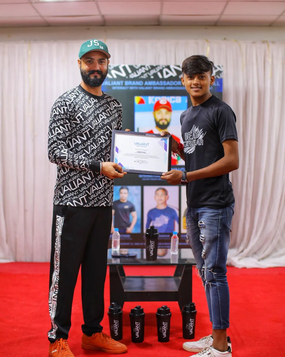 ValiantWorld's tweet photo. Thank you our Valiant Brand Ambassadors of Oman @ImJatinder10 for came as Chief Guest in the event. 

We are welcomes Chemps Patel, Kunal Patel and  Keyur Patel as Valiant City Brand Ambassadors, 

#valiantworldwide #jatindersingh #valiantworldwide #oman #ChempsPatel #KunalPatel https://t.co/uGKI3ZugqH