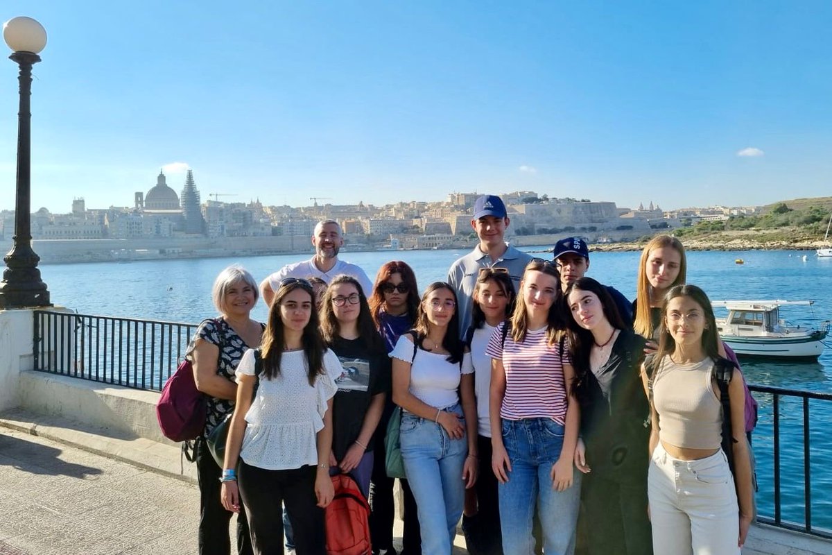 ItalyinMalta's tweet photo. A poco più di un mese dalla firma del Gemellaggio tra le città di Valletta e Cortona, una prima delegazione di studenti cortonesi è venuta in visita a Malta. Benvenuti! @ambasciatore59 @MaltainItaly @comunedicortona https://t.co/3lXC5WoyaF