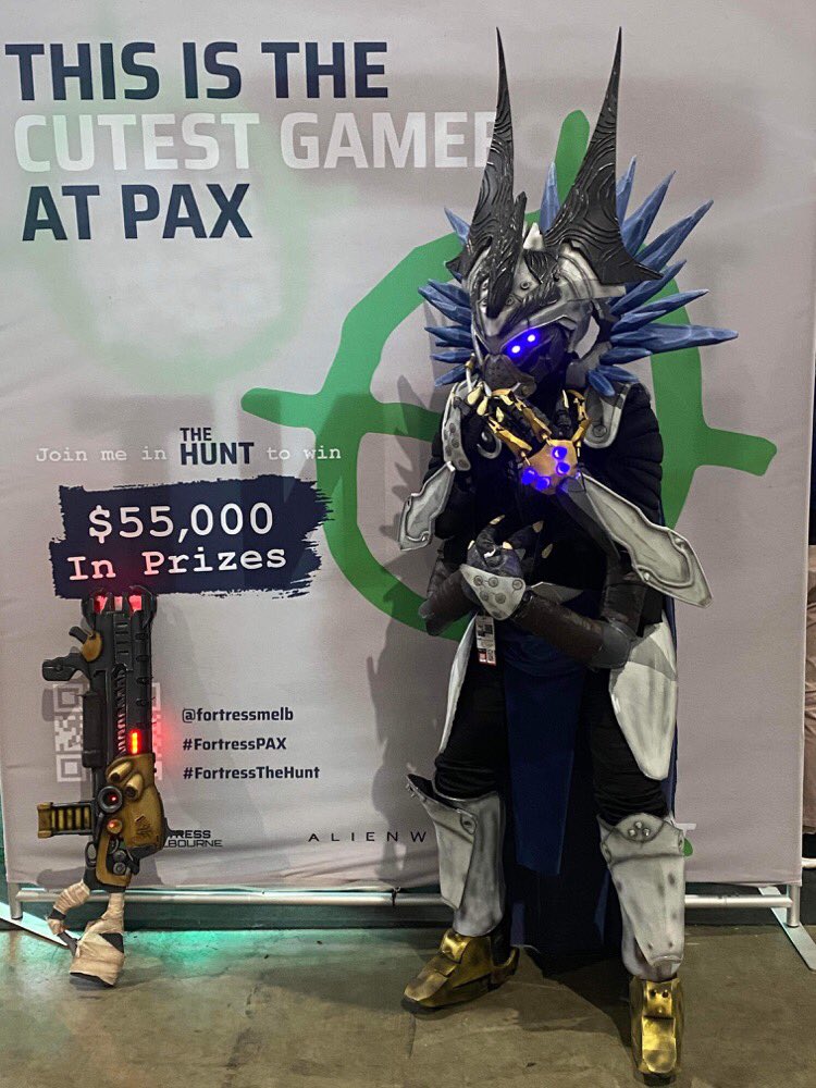 Shadinski_7's tweet photo. I love this photo so fucking much 

I’M Pax’s Cutest Gamer 🥰😤 https://t.co/ajpCDYRB9G