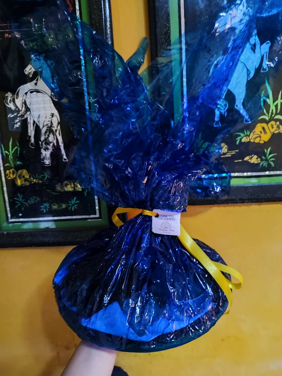 lorrainekim1409's tweet image. Yung umattend ka ng binyagan at birthday tapos ito yung pauwi sayo. HAHAHAHAHA ANG WAIS NAMAN TALAGA NG KUMARE NAMIN!

Blessed to be a Ninang 😉
#binyagan #binyag #birthday #lechon #lecheflan