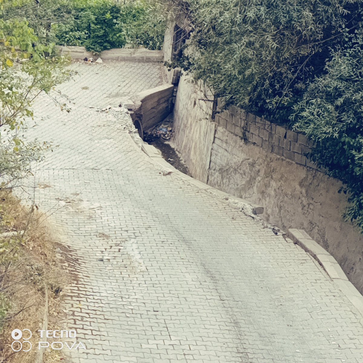 Bu bölgelere yollar yapilincaya kadar ne emekler veriliyor ama ne yazikki kendi çıkarları için tonlarca ağırlığındakibis makinaları yurutulup yollar harap ediliyor yetkililere cagrimdir <a href="/tknmuharrem/">Muharrem Tekin</a> <a href="/SemdinliBldyesi/">Şemdinli Belediyesi</a> <a href="/Fahirgeylani1/">FahirGeylani</a> <a href="/necipcapraz/">Necip Çapraz</a> <a href="/TahirSakli/">Tahir Sakli</a>