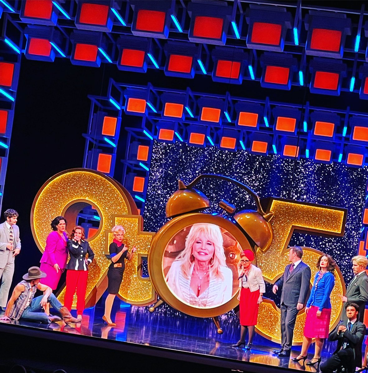 AngieMcBride's tweet photo. Absolutely loved @9to5AU ! Outstanding cast and show! @AdelaideFesCent until 5th November. #9to5musicalau #9to5musical #9to5 #Adelaide #southaustralia @CaseyDonovan @TheEddiePerfect https://t.co/oqL8eZH8dh