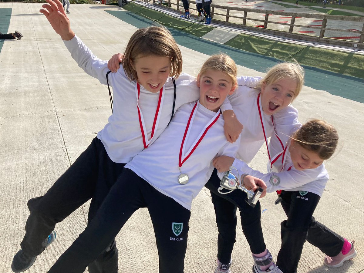 SportsSHS's tweet photo. Great day for Team Ski at the English Schools Finals picking up medals across all the age groups!! U12 🥈U14 🥇 U16 🥇 U19 🥉and fastest unregistered girl #teamwork #Esskia 👏💚 https://t.co/BgzhUXA88M