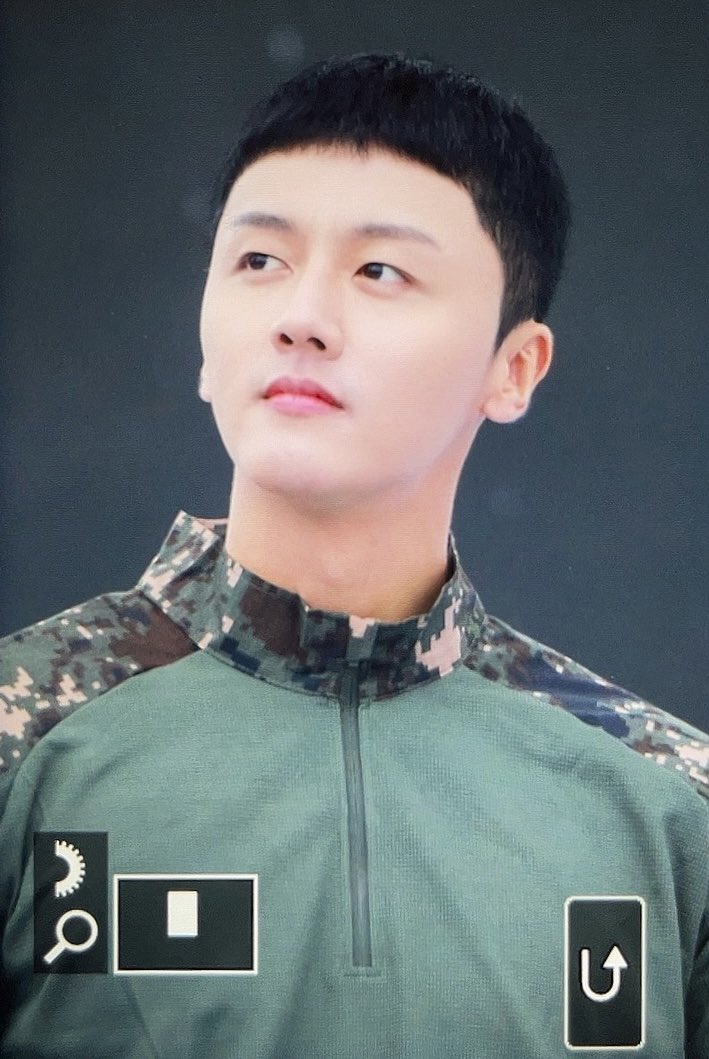 ShineB_1123's tweet photo. 221009 #SF9 #영빈 #YOUNGBIN #ヨンビン @SF9official 

I hate GYERYONG.. https://t.co/qR9127iLY4