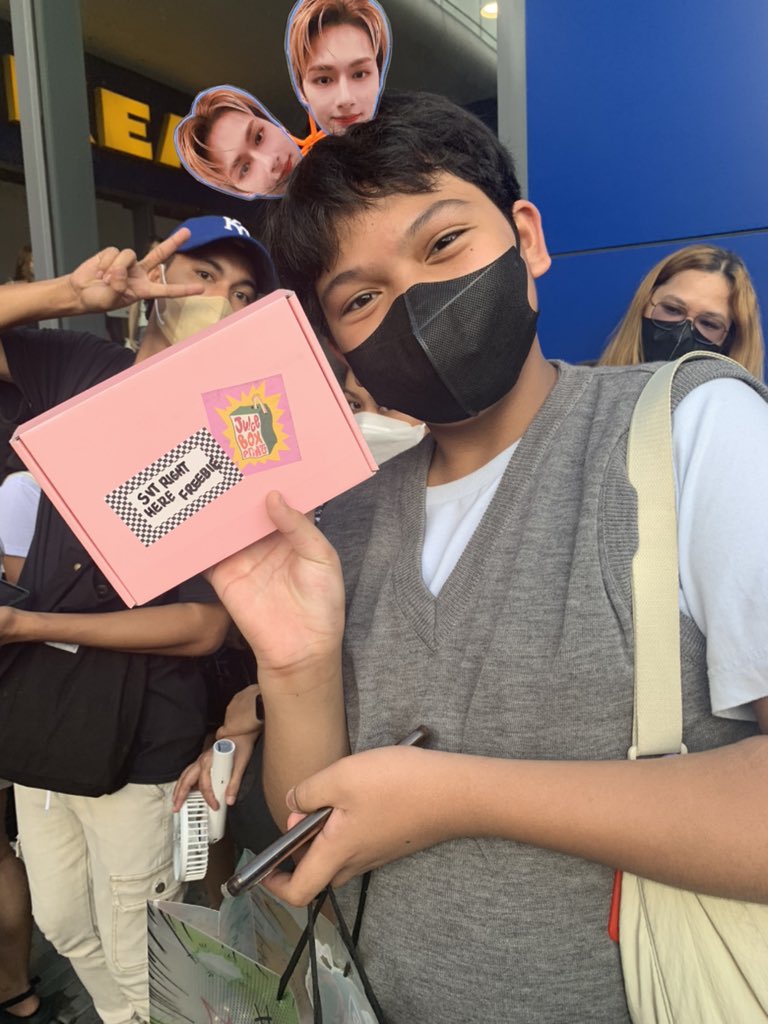 juiceboxprints's tweet photo. Our shirts have been claimed!! Thank you to everyone for your support :) 💗💎 https://t.co/mdkOSLi3rr