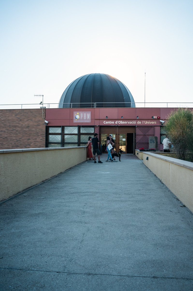 Recorda que la setmana que ve obrim entre setmana! 📅

✨ Dimarts 11, de 18 h a 24 h amb visites nocturnes generals. 🪐
✨ Dimecres 12, d'11 h a 15 h amb visites diürnes generals i familiars. 👪

🕐 parcastronomic.cat/horari-de-sess… 

#ParcAstronòmicDelMontsec #ElMillorCeldeCatalunya