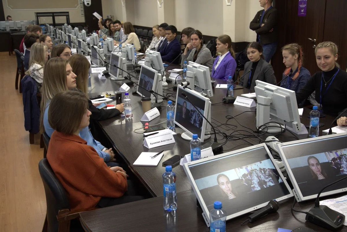 AsyaShavrova's tweet image. It’s been a great pleasure to speak to participants of the III Science Diplomacy School @ClubDiplomacy at #MEPhI last week with an emphasis on the value of ‘hard’ scientific knowledge in nonproliferation diplomacy &amp;amp; with some practical examples of how we approach it in Vienna.