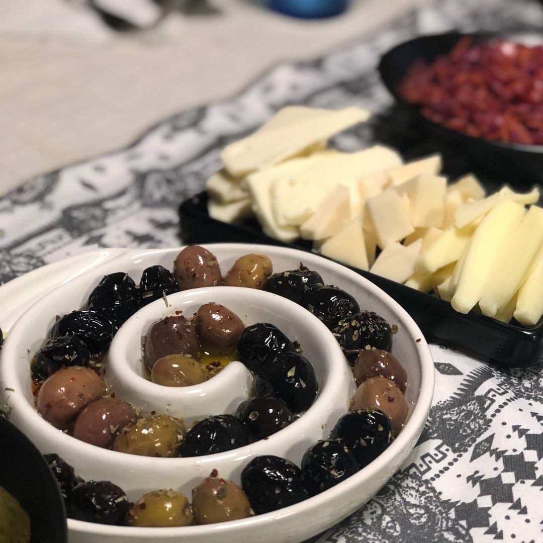 estodotuyo's tweet photo. #PatrimonioGastronómico
😋¿A quién no le apetece un #enyesque de aceitunas y queso curado?
🫒Si te animas a preparar las aceitunas, ¡anota!
#PatrimonioGC #PatrimonioCanario #EsTodoTuyo #ProductoCanario #ProductosKm0 #ConsumeLocal https://t.co/AMrkDBecWN